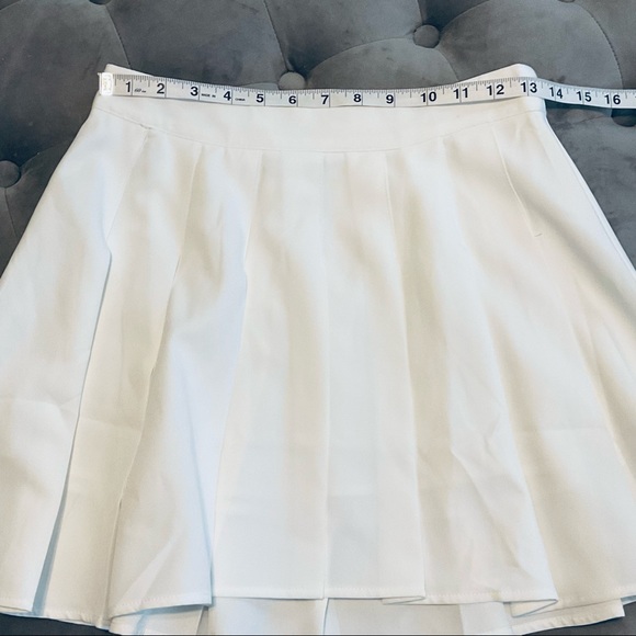 SHEIN White mini skirt pleated. BNWOT SZ Small Cyber Sale Free Shipping - Picture 10 of 10